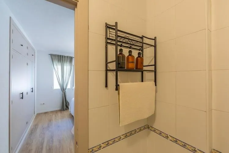 別荘 House For 5-6 Guests With Patio 1Min Beach Dog Friendly Wifi 600Mb タリファ スペイン