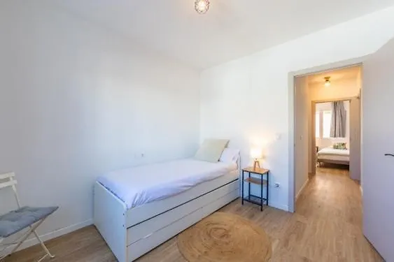 House For 5-6 Guests With Patio 1Min Beach Dog Friendly Wifi 600Mb タリファ 別荘