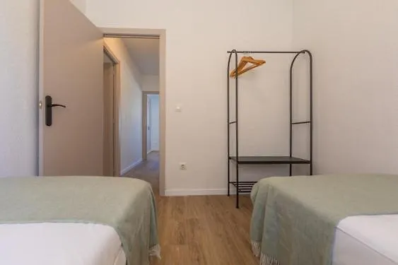 House For 5-6 Guests With Patio 1Min Beach Dog Friendly Wifi 600Mb タリファ 別荘