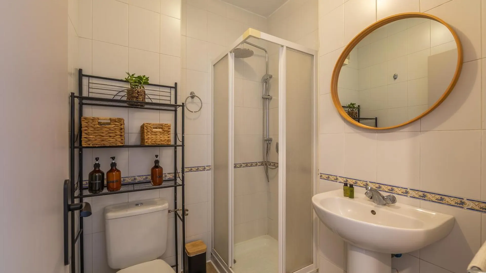 House For 5-6 Guests With Patio 1Min Beach Dog Friendly Wifi 600Mb タリファ 0*,
